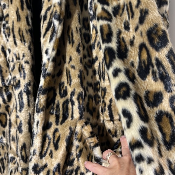 Halcyon faux fur coat size M🖤🖤🖤 - Picture 8 of 12